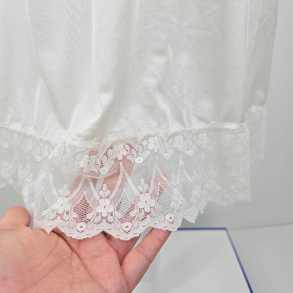 Vintage 80s Velrose Size L White Nylon Lace Trim Half Slip - Picture 3 of 8